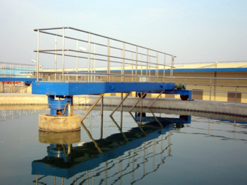 ZBG型周邊傳動(dòng)刮泥機(jī)