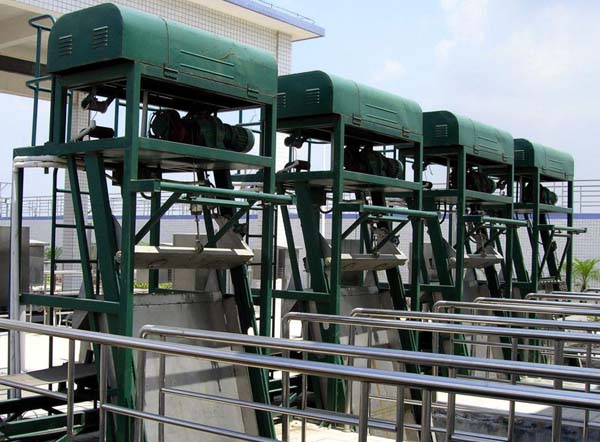 SGL型高鏈?zhǔn)綑C(jī)械格柵除污機(jī)